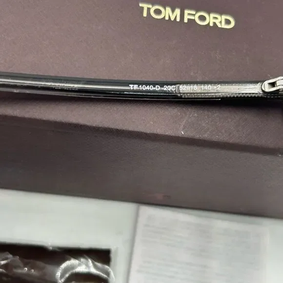 Unisex Tom Ford sunglasses TF1040D 20 C 52818140–2 made in Italy smoke/black - Picture 9 of 11